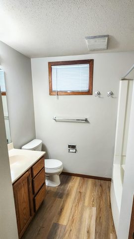 1334 17th Street S, Fargo, ND 58103