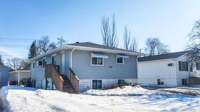 1334 17th Street S, Fargo, ND 58103