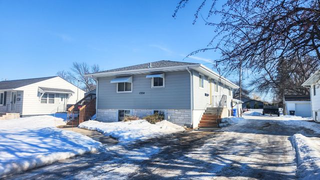 1334 17th Street S, Fargo, ND 58103