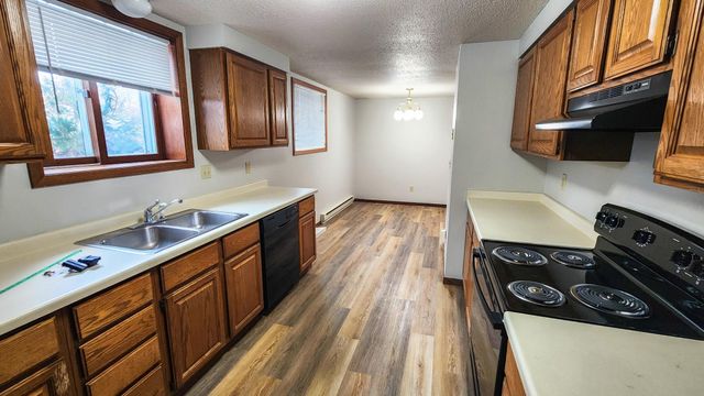 1334 17th Street S, Fargo, ND 58103