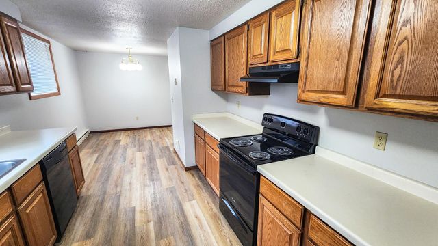 1334 17th Street S, Fargo, ND 58103