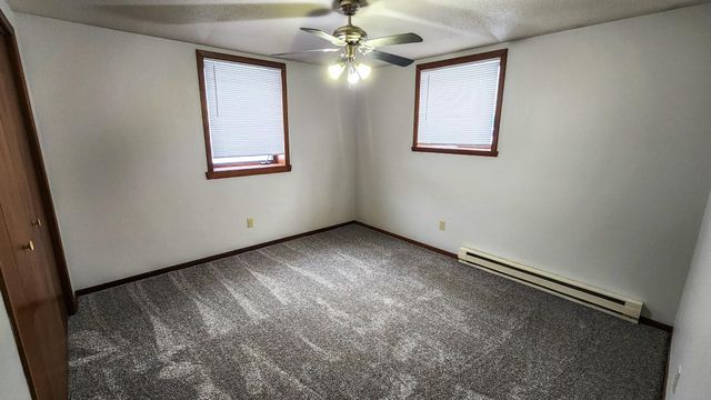 1334 17th Street S, Fargo, ND 58103