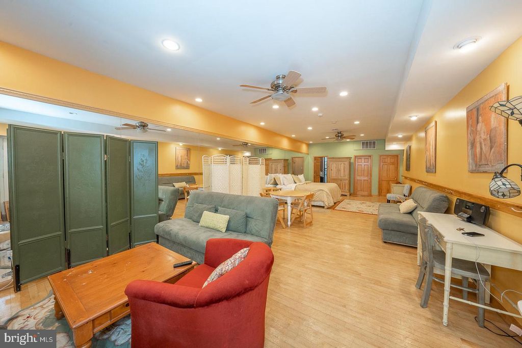 1829 BRANDYWINE ST, Philadelphia, PA 19130