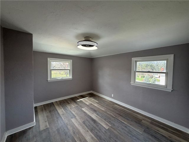 3309 Woodvue Dr, Whitehall, PA 15227