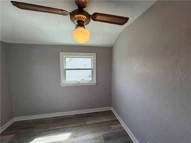 3309 Woodvue Dr, Whitehall, PA 15227