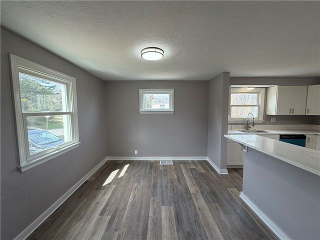 3309 Woodvue Dr, Whitehall, PA 15227