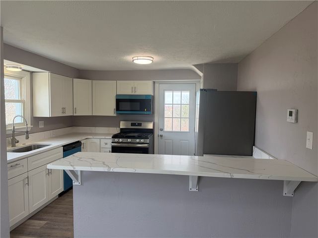 3309 Woodvue Dr, Whitehall, PA 15227