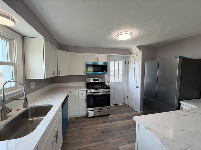 3309 Woodvue Dr, Whitehall, PA 15227