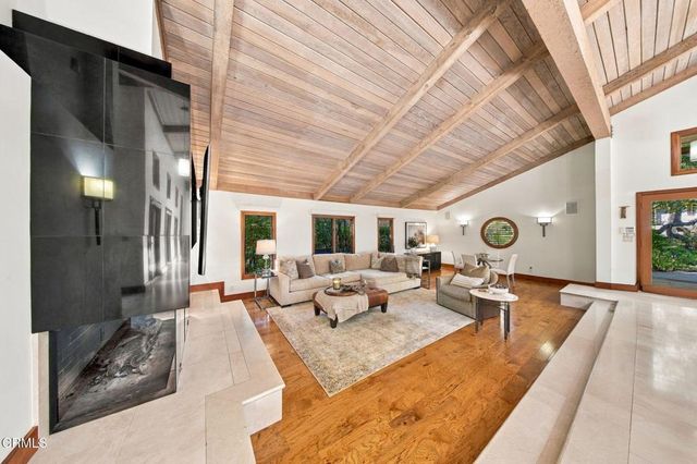 1476 Pathfinder Avenue, Westlake Village, CA 91362