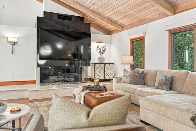 1476 Pathfinder Avenue, Westlake Village, CA 91362