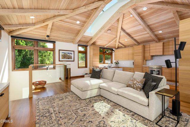 1476 Pathfinder Avenue, Westlake Village, CA 91362