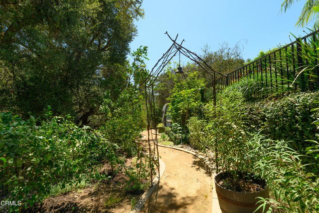 1476 Pathfinder Avenue, Westlake Village, CA 91362