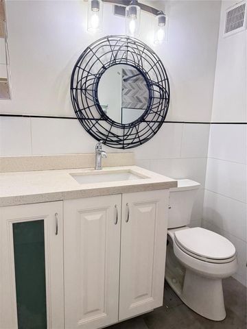 10843 NW 8th Street 10843, Pembroke Pines, FL 33026