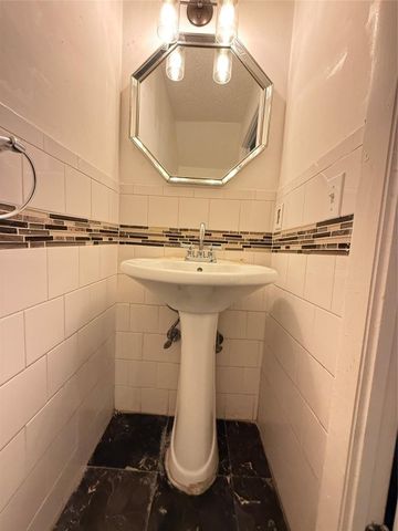 10843 NW 8th Street 10843, Pembroke Pines, FL 33026