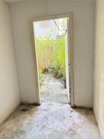 10843 NW 8th Street 10843, Pembroke Pines, FL 33026