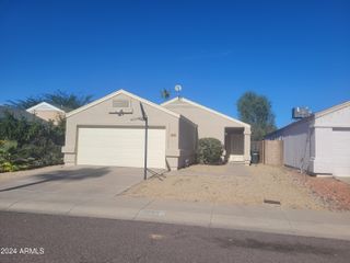 2874 W Muriel Drive, Phoenix, AZ 85053