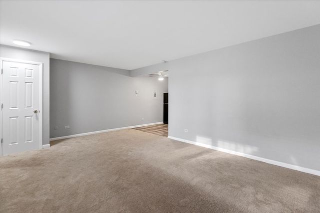 6212 W 64th Place 203, Chicago, IL 60638