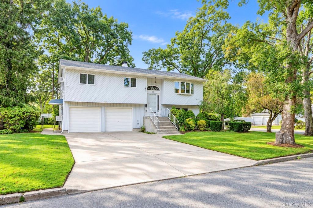 36 Deer Park Boulevard, Deer Park, NY 11729 — exterior