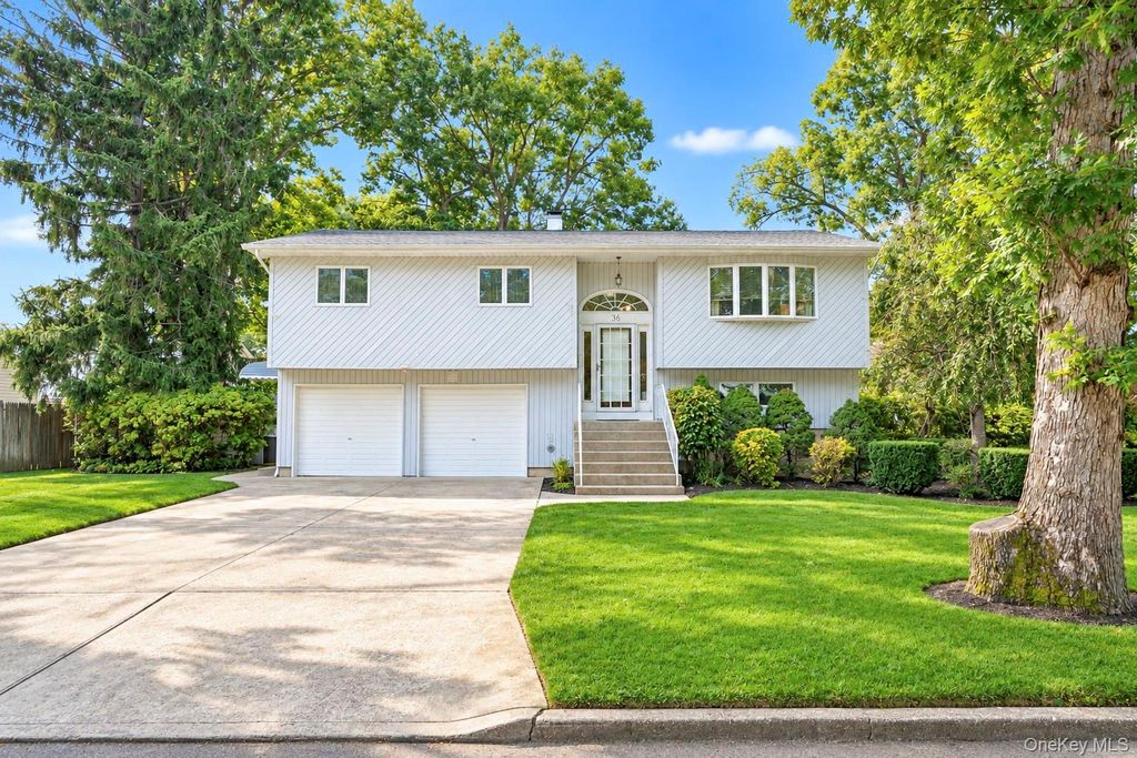 36 Deer Park Boulevard, Deer Park, NY 11729 — photo 2