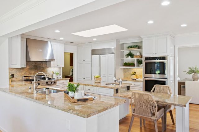 551 Hawthorne Court, Los Altos, CA 94024