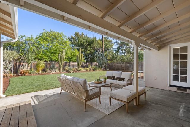 551 Hawthorne Court, Los Altos, CA 94024