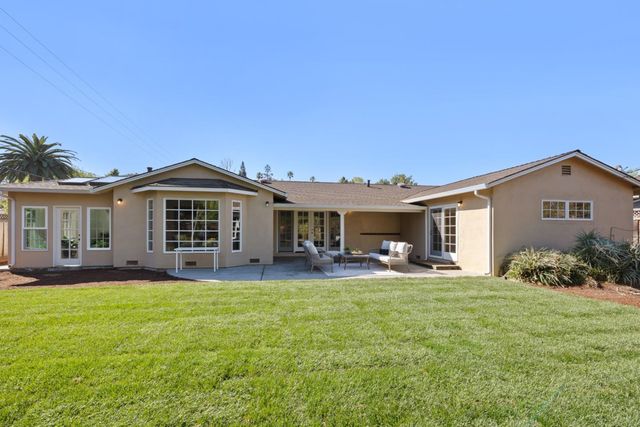 551 Hawthorne Court, Los Altos, CA 94024