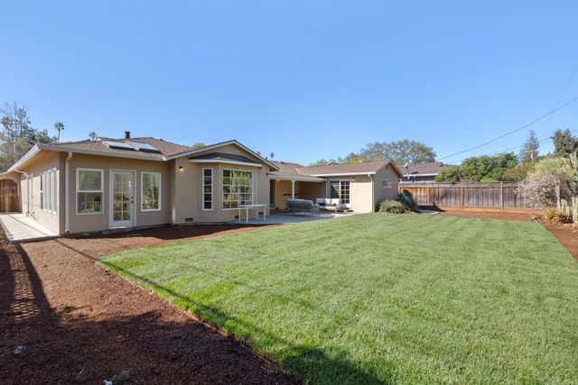 551 Hawthorne Court, Los Altos, CA 94024