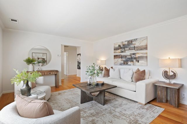 551 Hawthorne Court, Los Altos, CA 94024