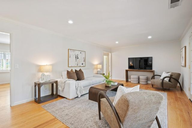 551 Hawthorne Court, Los Altos, CA 94024