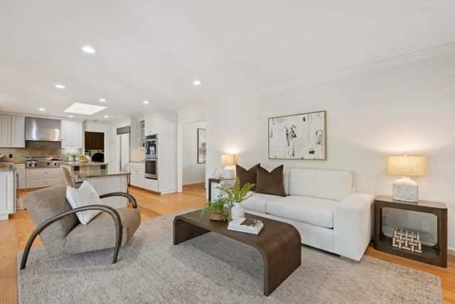 551 Hawthorne Court, Los Altos, CA 94024