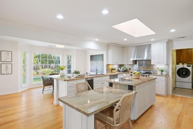 551 Hawthorne Court, Los Altos, CA 94024