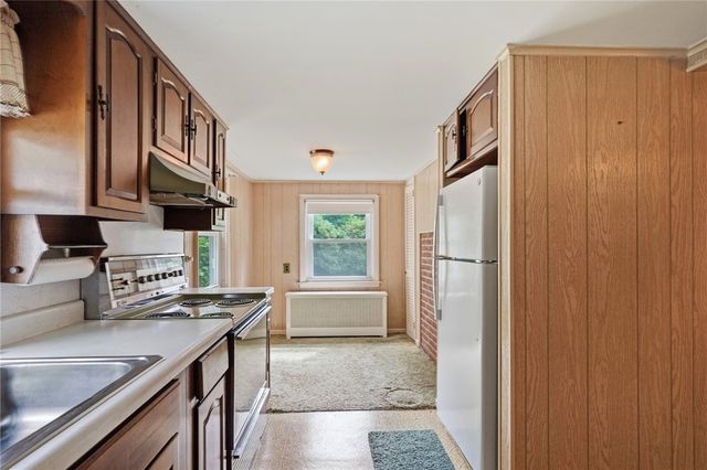 1639 South County Trail, East Greenwich, RI 02818