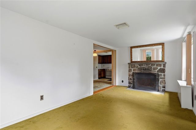 1639 South County Trail, East Greenwich, RI 02818