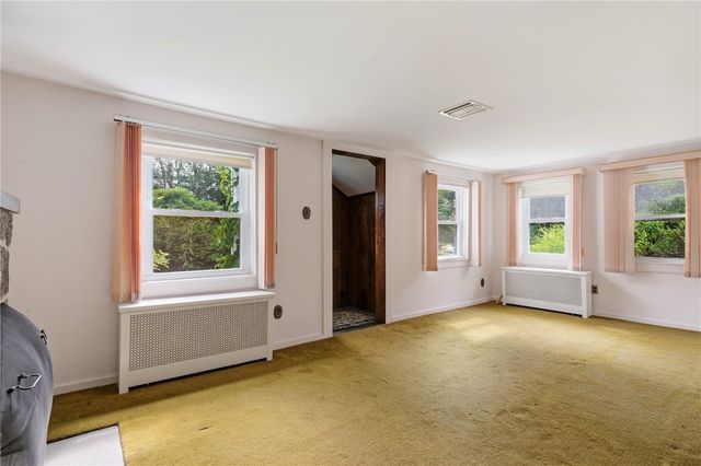 1639 South County Trail, East Greenwich, RI 02818
