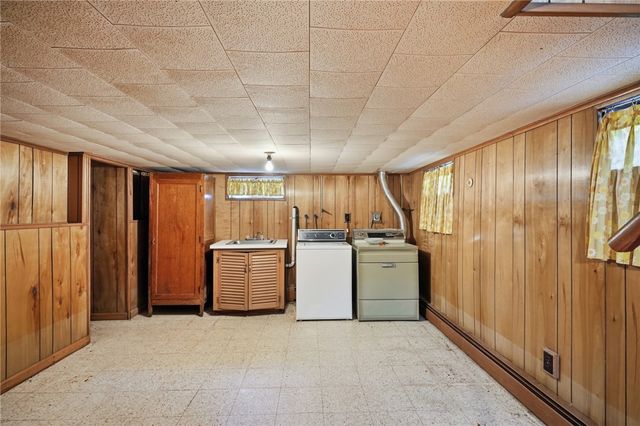 1639 South County Trail, East Greenwich, RI 02818