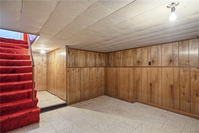 1639 South County Trail, East Greenwich, RI 02818