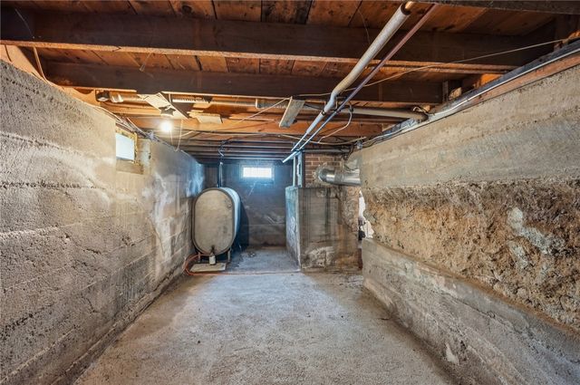 1639 South County Trail, East Greenwich, RI 02818