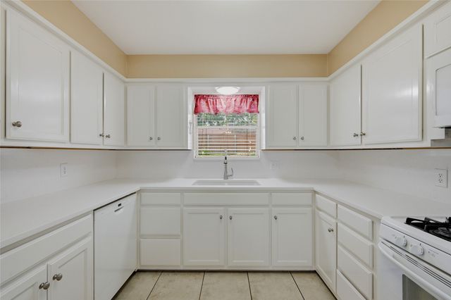 1712 Oakhill Drive, Sherman, TX 75092