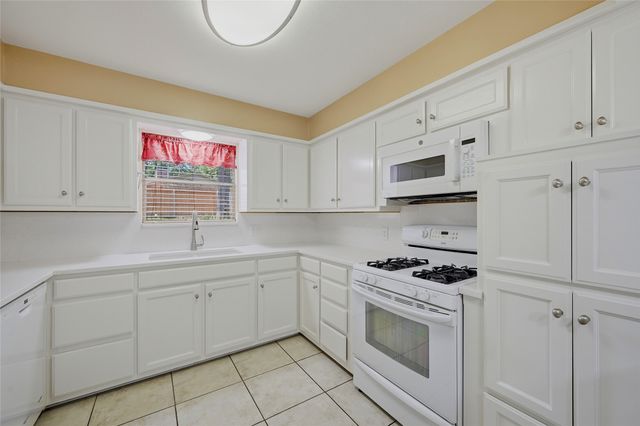 1712 Oakhill Drive, Sherman, TX 75092
