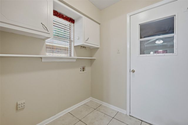 1712 Oakhill Drive, Sherman, TX 75092