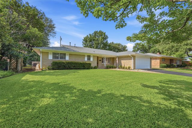 1712 Oakhill Drive, Sherman, TX 75092