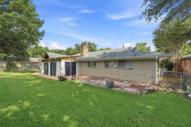 1712 Oakhill Drive, Sherman, TX 75092