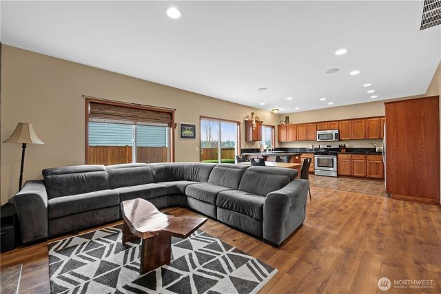 9349 11th Street NE, Lake Stevens, WA 98258