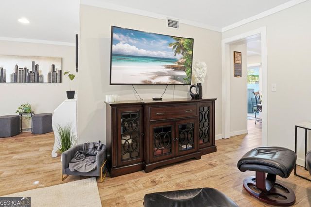 805 Mallery Street B, St. Simons, GA 31522