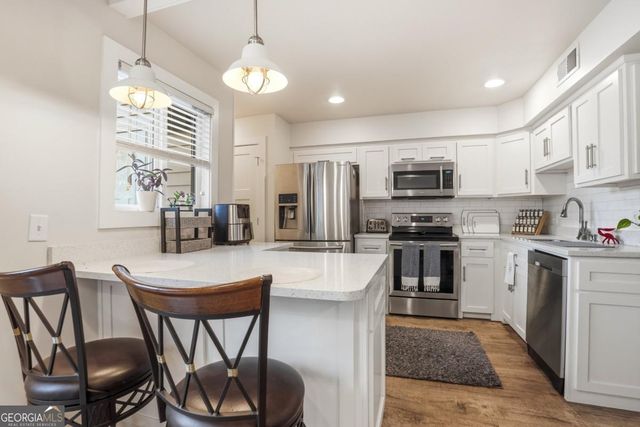 805 Mallery Street B, St. Simons, GA 31522