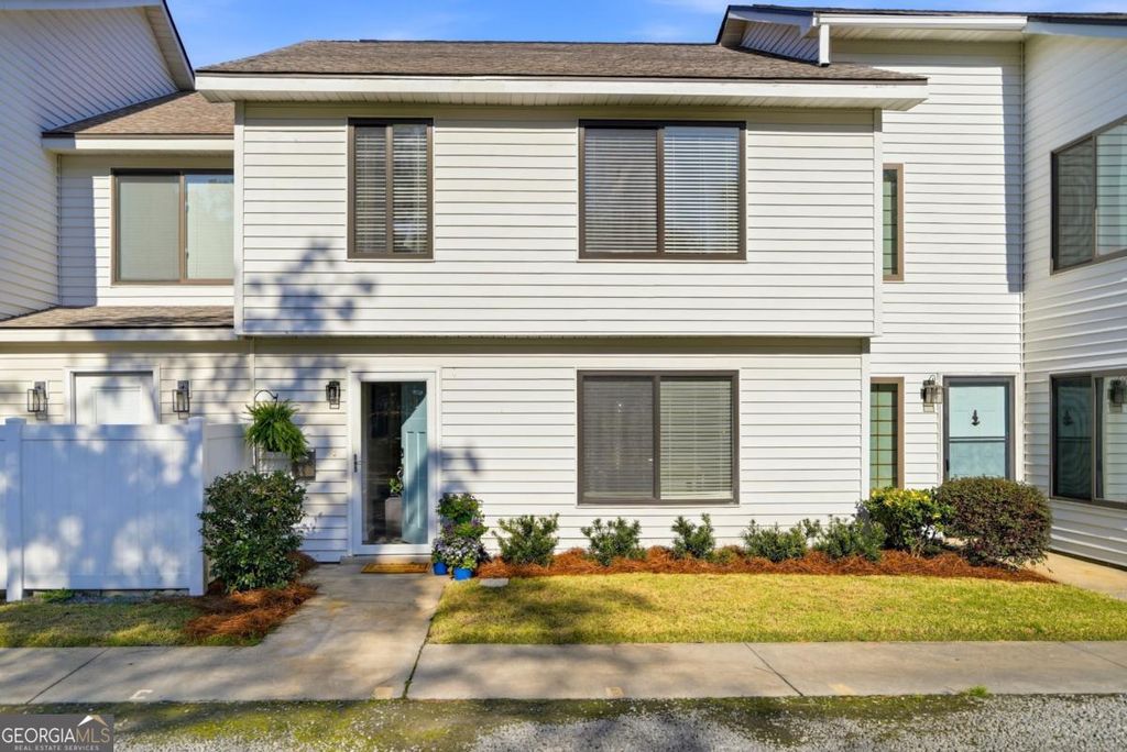805 Mallery Street B, St. Simons, GA 31522