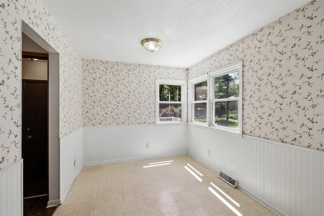2904 Caulder Avenue, Des Moines, IA 50321