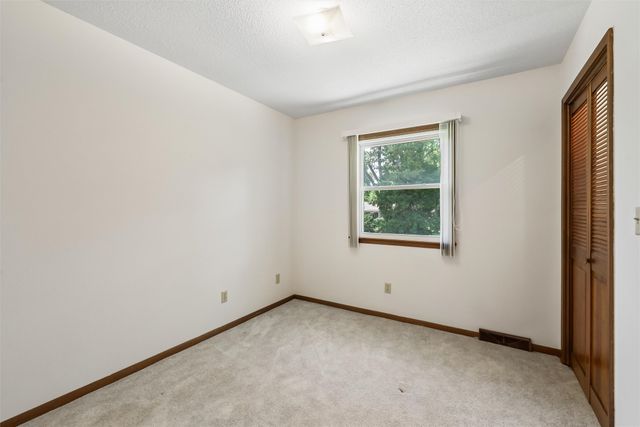 2904 Caulder Avenue, Des Moines, IA 50321