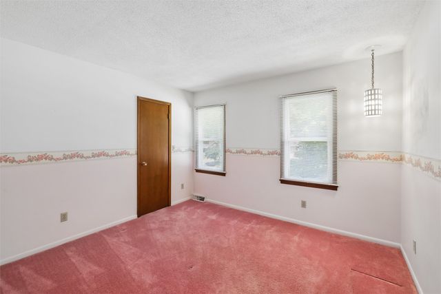 2904 Caulder Avenue, Des Moines, IA 50321