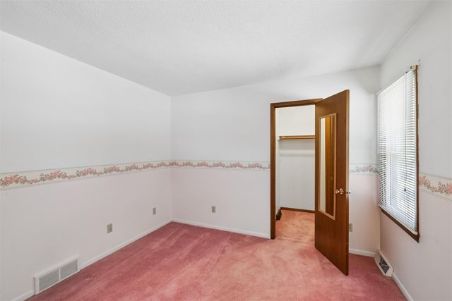 2904 Caulder Avenue, Des Moines, IA 50321